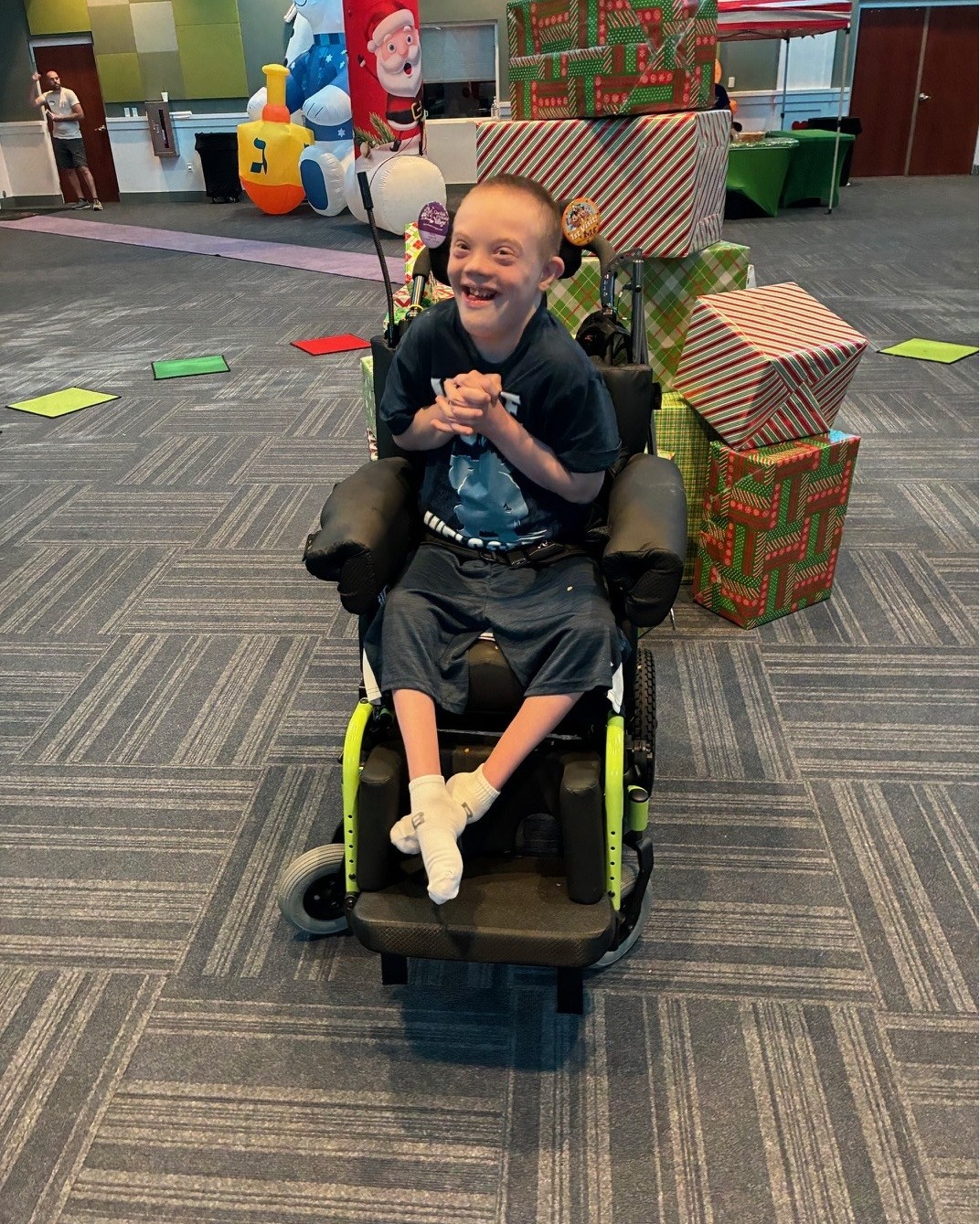 Hero-Rotating Photo-1 Chance loves Christmas