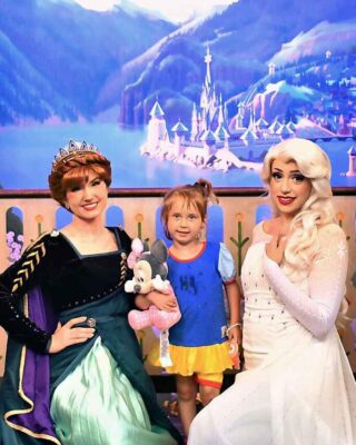 Lakelynn with two Disney Princesses