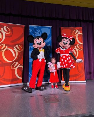 Lakelynn with Mickey & Minnie Mouse at Disney World