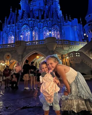 Lakelynn and her sister at Disney World